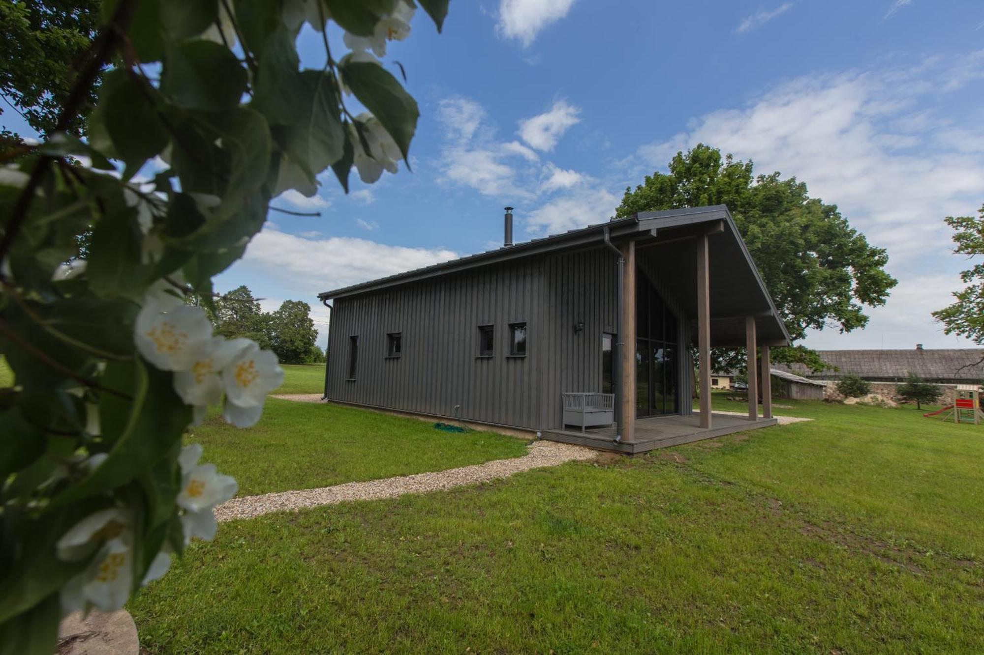 Holiday Home Uzbazes Valmiera Exterior photo